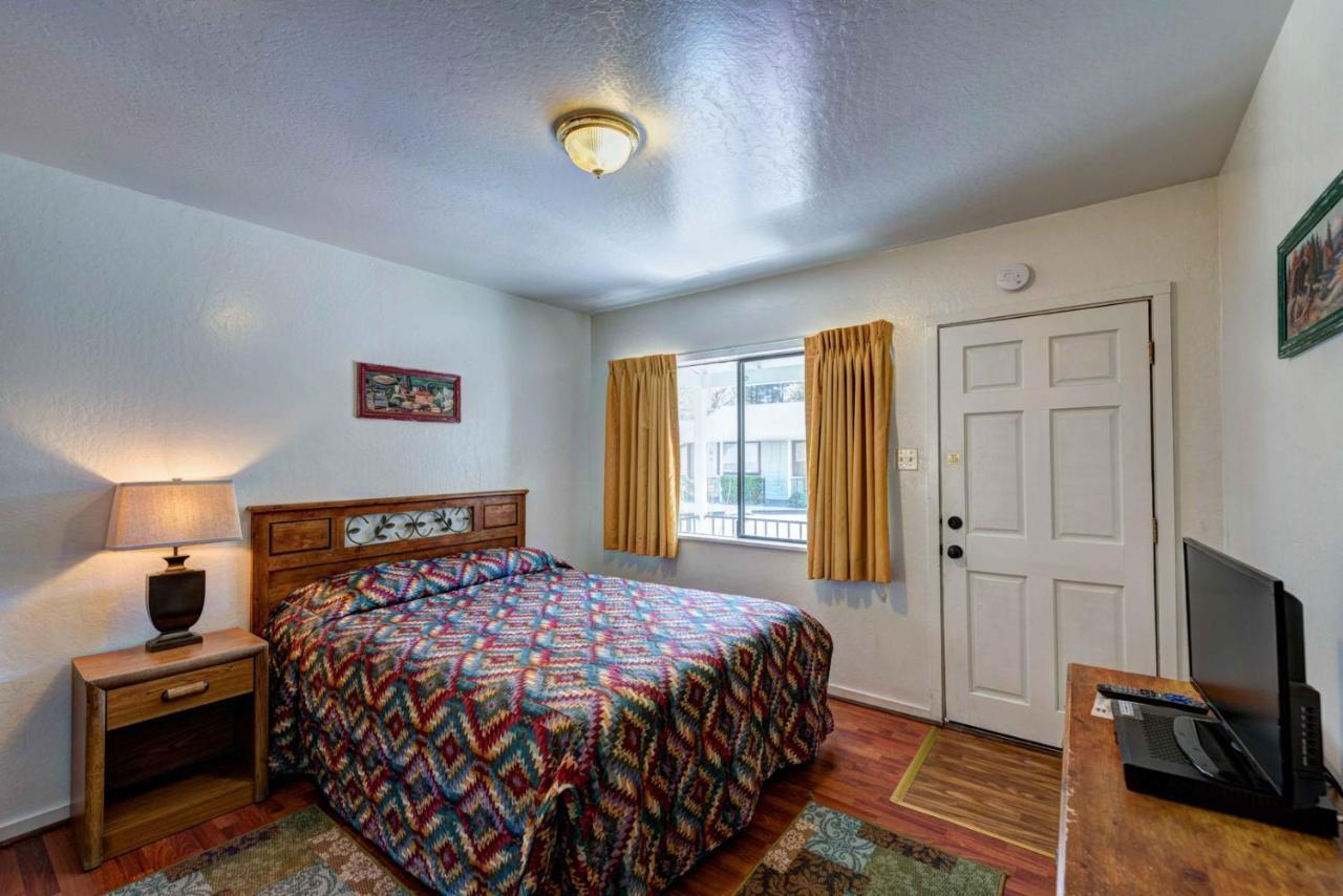Lake Shasta Lodge 莱克海德 外观 照片